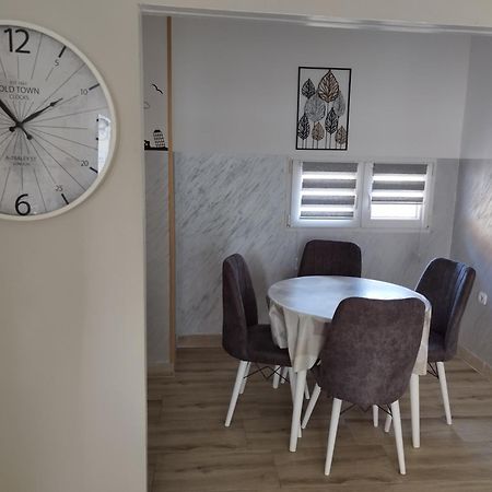 Apartman Petrov ドニー・ミラノヴァツ エクステリア 写真