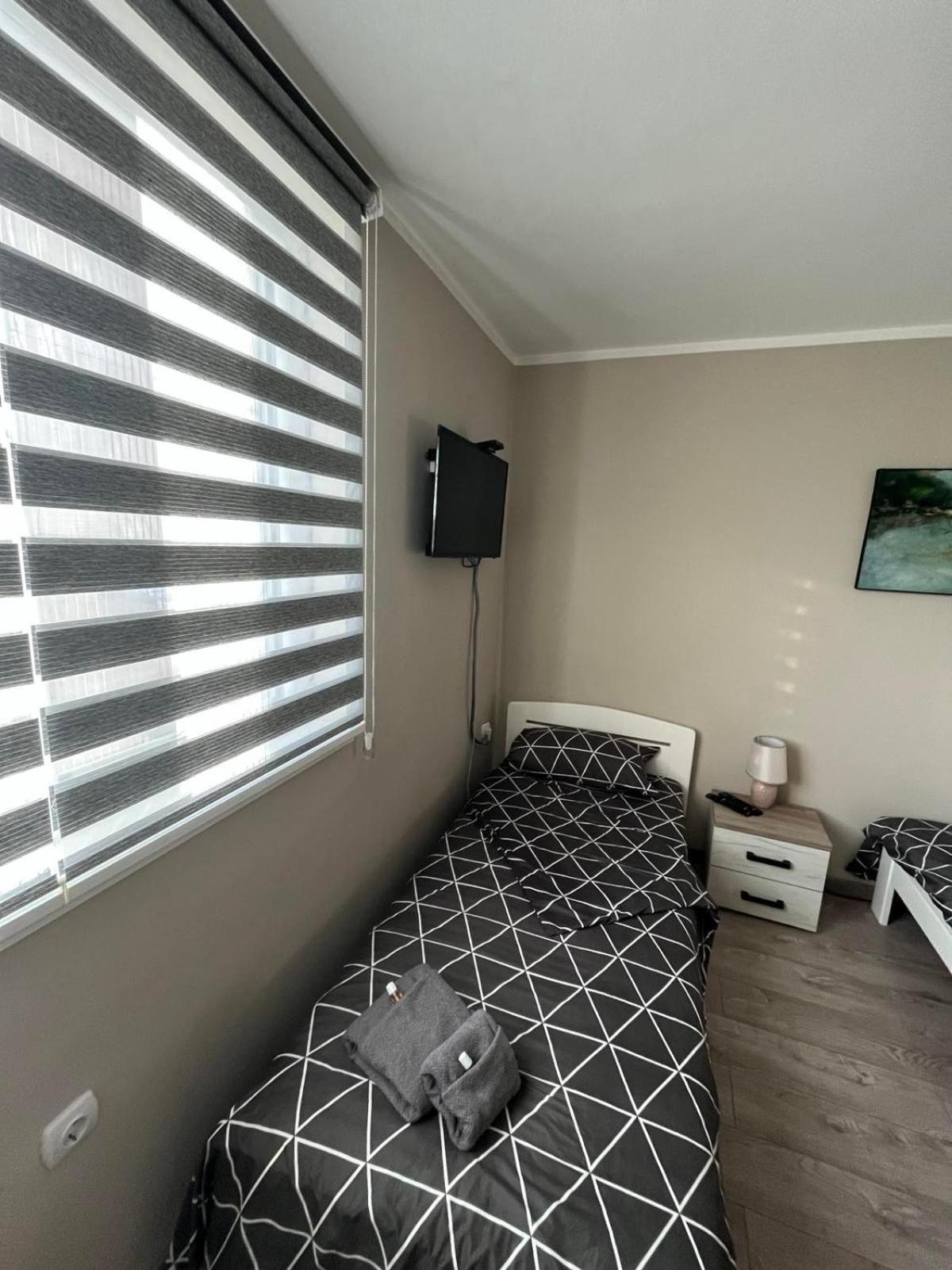 Apartman Petrov ドニー・ミラノヴァツ エクステリア 写真